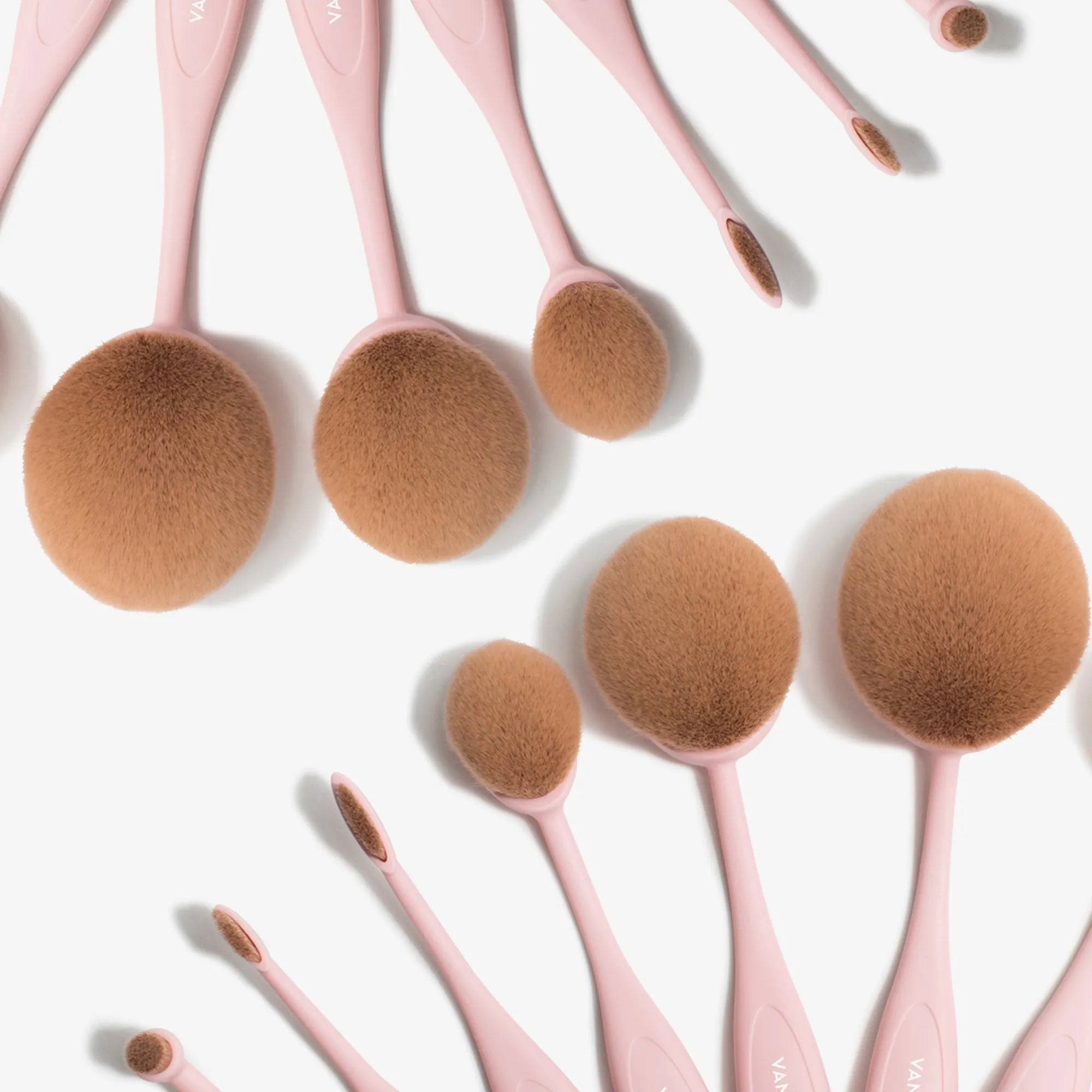 Blend Party | Oval Makeup Brush Kit