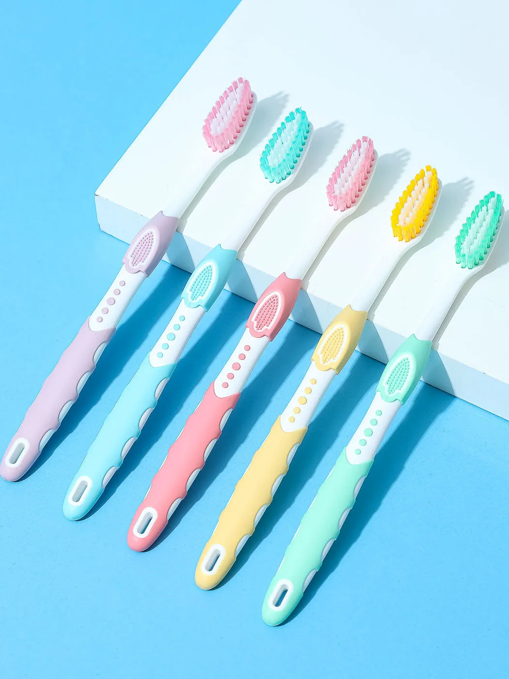 Colored Coolness Toothbrush 5 Pack