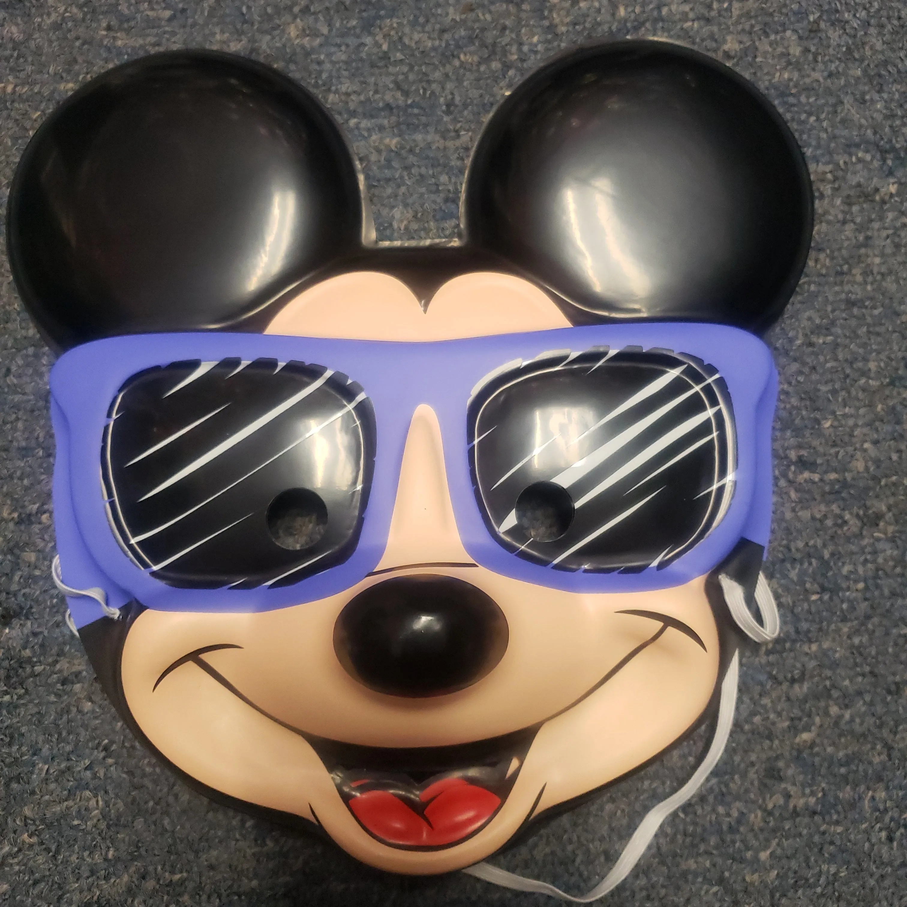 Mickey On The Go Vac Form Mask