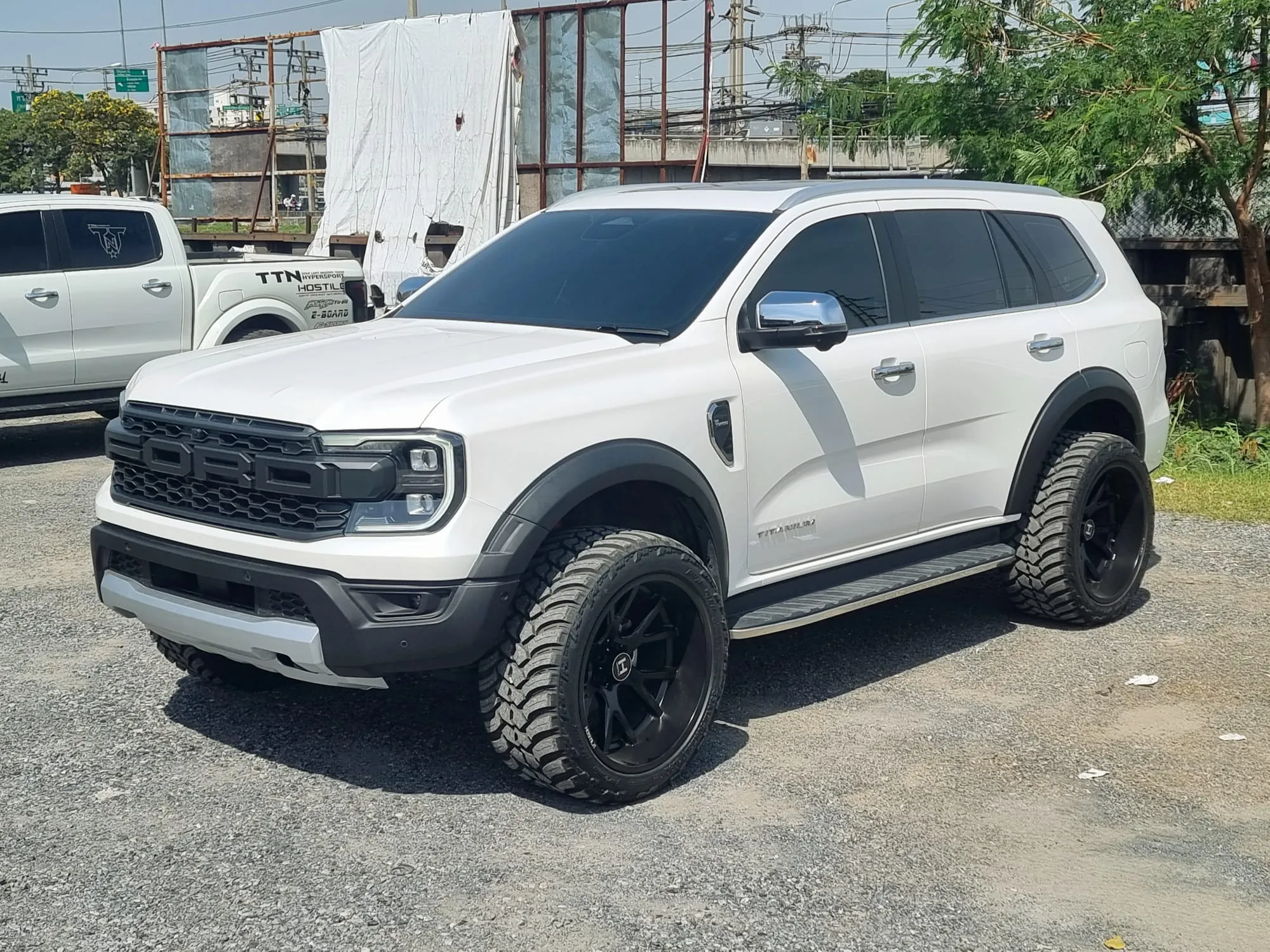 NEXT-GEN EVEREST RAPTOR WIDE BODY KIT, FRONT BUMPER & REAL RAPTOR GRILL