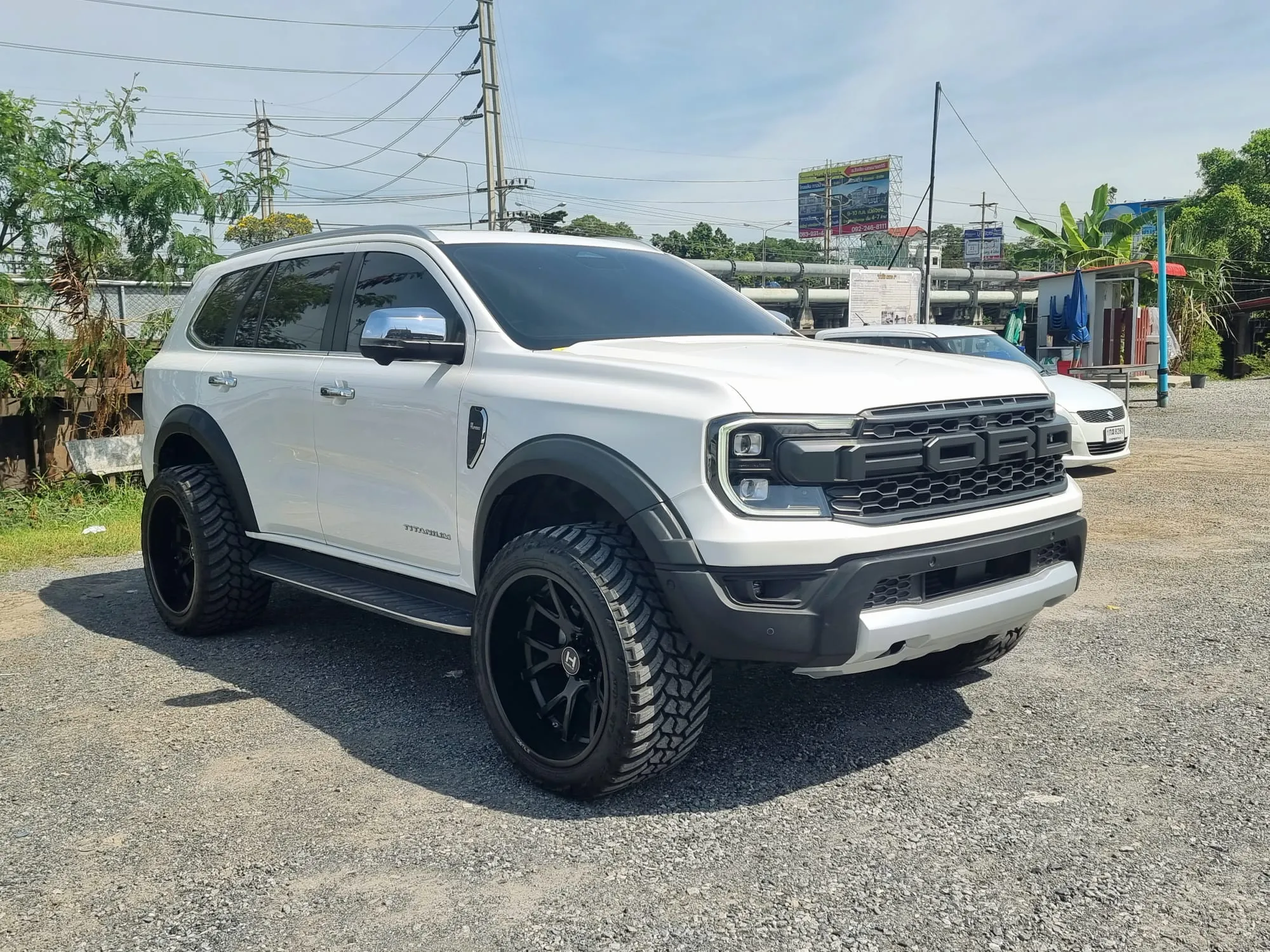 NEXT-GEN EVEREST RAPTOR WIDE BODY KIT, FRONT BUMPER & REAL RAPTOR GRILL