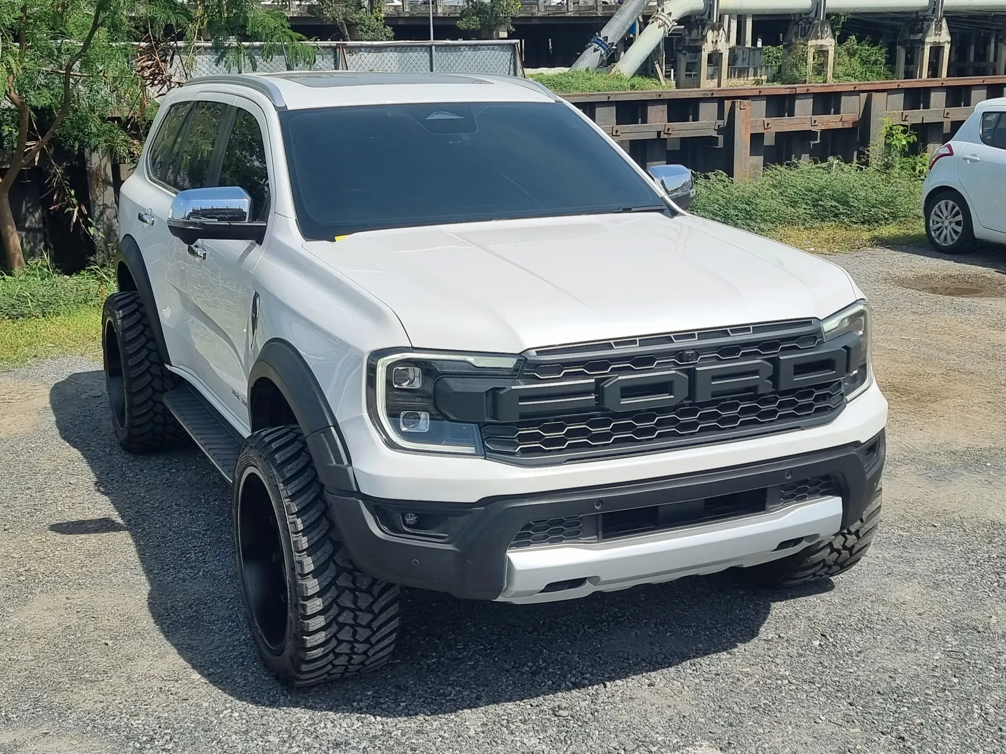 NEXT-GEN EVEREST RAPTOR WIDE BODY KIT, FRONT BUMPER & REAL RAPTOR GRILL