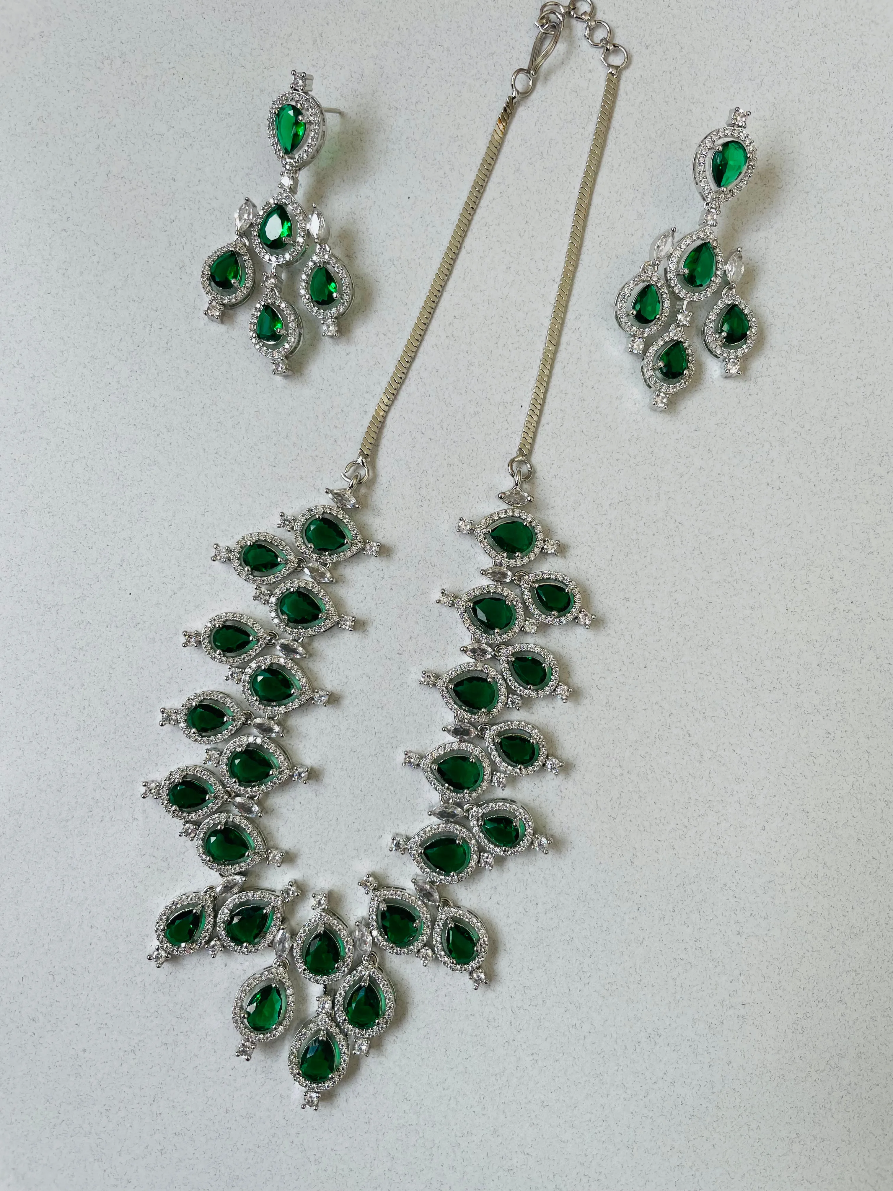 ZIRCONIA GREEN NECKLACE-Elegance109